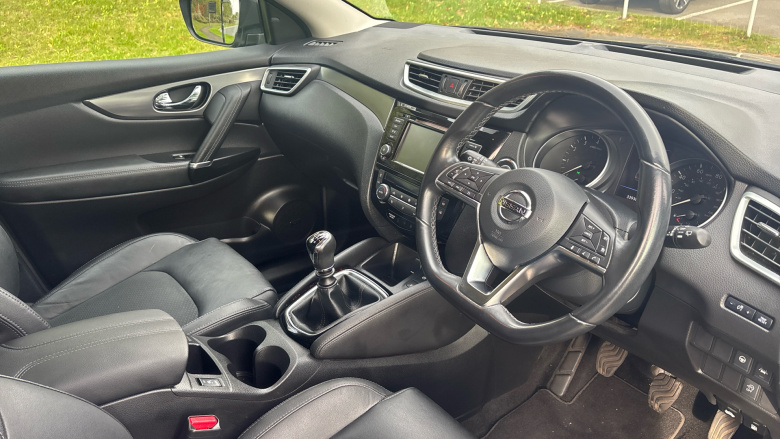 Nissan Qashqai 1.3 DiG-T Tekna 5dr Petrol Hatchback